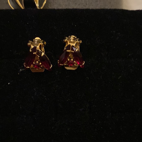 Pend earring plus 2 more sets clip on - Picture 4 of 7